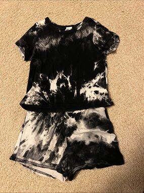SHEIN Black & White Tie-Dye baby Matching Set